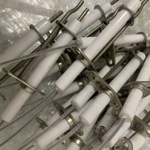 Kunden spezifische Aluminium oxid Keramik Zünd nadel Teile Funken zünder für Gas Bunner - Product Image 3