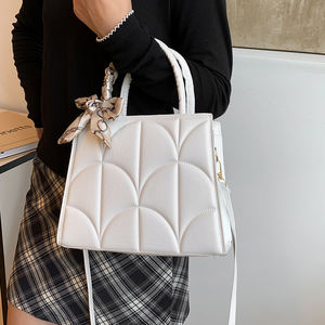 2025 nouveau sac à main matelassé multicolore avec décoration foulard en soie, élégant et exquis - Product Image 6