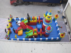 Terrain de Jeux Gonflable en PVC Écologique Thème Sportif Capacité 20 Personnes pour Location Commerciale et Événements Festifs - Product Image 2