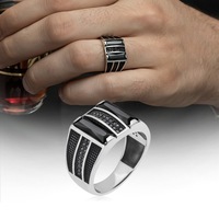 Bague pour homme en gros, plaquée argent, entièrement pavée de zircons noirs carrés, style punk, cadeau de fiançailles, bijoux