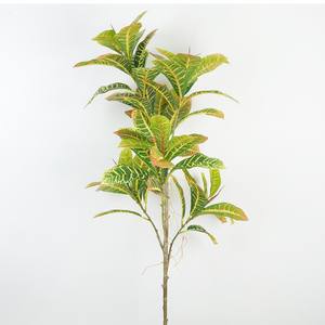 Arbre artificiel Banian doré réaliste à plusieurs branches avec des feuilles aux couleurs dynamiques pour la décoration d'angle de salon moderne - Product Image 1