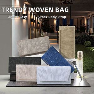 Bolso de mano femenino vintage de madera, elegante y moderno, ideal para bodas y uso diario. - Product Image 2