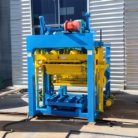 Machine mécanique QTJ4-25 pour la production de briques en béton, de blocs creux et de blocs emboîtables