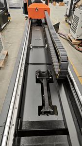 Opere flexiblemente 3000W Tubo de metal Cnc Fibra Láser Máquina de corte de tubos para cortar tubos cuadrados Tubos redondos - Product Image 6