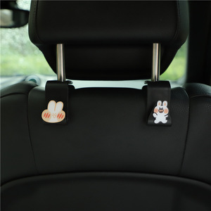 Crochets de dossier de voiture en plastique à motif de dessin animé mignon, crochets de rangement pour dossier de chaise, crochets antidérapants personnalisables pour la décoration intérieure de voiture - Product Image 4