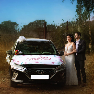 Funda para Capó de Coche con Bandera, Decoración para Bodas, Funda para Capó con Impresión por Sublimación 120x150cm, Bandera Personalizada para Capó de Coche 'Acabamos de Casarnos' - Product Image 3