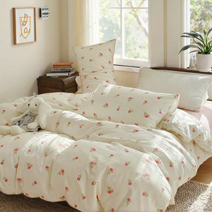 Factory Wholesale Modern Quilted Polyester Bedding Set Soft Breathable 200TC 4-Piece Floral Tulip Pattern Home Comforter Cover - Product Image 3