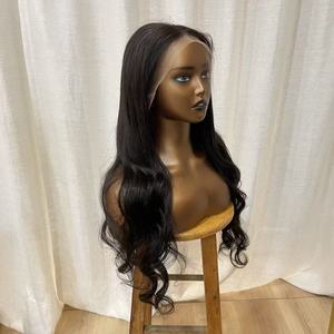 Naturel Vague Usine En Gros Couleur Naturelle 13*4 Dentelle 200% Densité Court <span class=keywords><strong>Cheveux</strong></span> Humains Bouclés <span class=keywords><strong>Avec</strong></span> Bang Perruque - Product Image 4