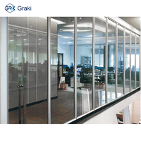 Mampara de Vidrio Moderna para Oficina Graki, Marco de Aluminio, Aislamiento Acústico de 45dB, Diseño Duradero, 90mm de Grosor, Ecológica, para Escuelas