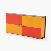 Articles cadeaux souvenirs réutilisables Emballage en carton en treillis Fournitures de fête et de fête intérieures en soie Boîte carrée rigide en forme de livre