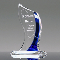 Trophée en cristal en forme de coupe - Récompense exclusive pour la reconnaissance de la leadership et du talent en entreprise