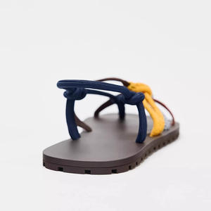 Sandalias de verano para mujer, de exterior, con parte superior de felpa suave, colores mixtos, con hebilla, cálidas, con suela de goma, de suela fina y gruesa, a la moda, al por mayor - Product Image 2