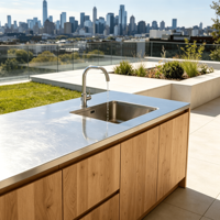 Meuble de cuisine d'extérieur moderne résistant aux intempéries, îlot de cuisine sans cadre ni poignée, évier sous plan en acier inoxydable 304, robinet inclus