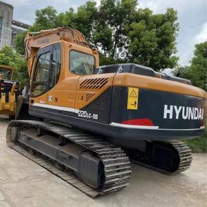 Pelle sur chenilles originale Hyundai 220-9S de 22 tonnes d'occasion avec moteur Cummins Capacité du godet de 1.2m Puissance de 110 à 125 kW - Product Image 2