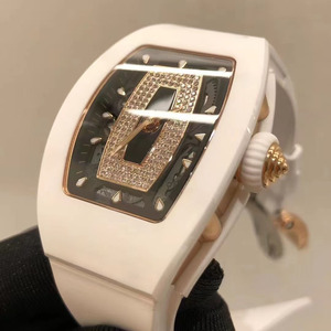 Montre pour homme élégante avec logo OEM, en céramique blanche, sertie de diamants moissanite et de cristaux de saphir - Product Image 3