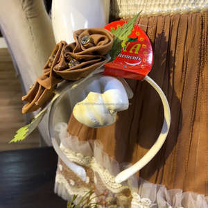 Vestido de Fiesta Infantil de Primavera con Diseño Elegante sin Mangas, Color Liso con Flores y Diadema - Product Image 4