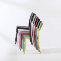 Chaise d'extérieur moderne en plastique empilable et portable pour restaurant, hôtel, jardin, chambre à coucher, utilisation en mobilier
