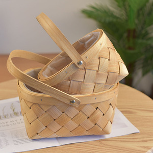 Panier rond en bambou tressé fait main avec poignée pour plantes ou pots de fleurs, idéal pour un cadeau - Product Image 2