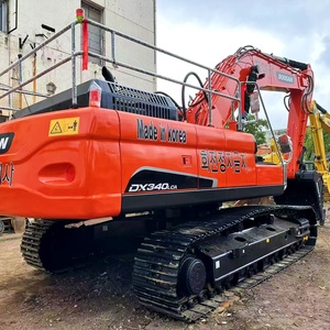 Excavadora de cadenas usada DOOSAN DX340LCA de 34 toneladas, diseño flexible y de bajo consumo para paisajismo y movimiento de tierras en parques. - Product Image 1