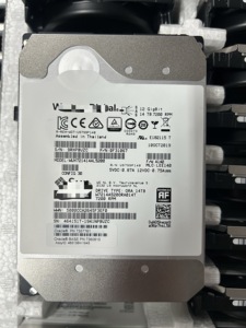 ฮาร์ดไดรฟ์ SAS ขนาด 14TB รุ่น WUH721414AL5200 ความเร็ว 12Gb/s 7200RPM ขนาด 3.5 นิ้ว สำหรับองค์กร รุ่น 0F31067 ความจุ 14TB ให้ประสิทธิภาพสูง - Product Image 1