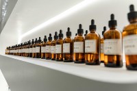 Huile Essentielle Naturelle de Luxe à Forte Demande pour la Fabrication de Parfums – Huile Parfumée Pure de Haute Qualité à Longue Durée pour Diffuseur