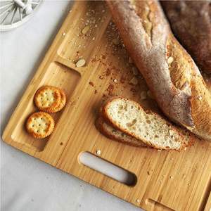 Tabla <span class=keywords><strong>de</strong></span> Cortar <span class=keywords><strong>de</strong></span> Bambú Antibacteriana, Rectangular y Duradera, con Recipientes para Salsas, Tabla para Servir Charcutería, Carne y Queso - Product Image 4