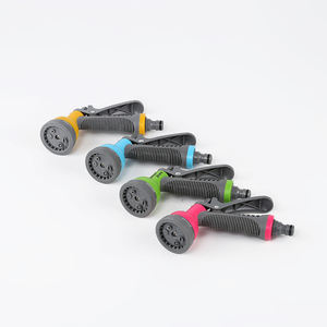 <span class=keywords><strong>Pistolet</strong></span> de pulvérisation de tuyau <span class=keywords><strong>d</strong></span>'eau en plastique à poignée souple à 6 fonctions avec motifs de pulvérisation variables pour une utilisation polyvalente dans le jardin - Product Image 1