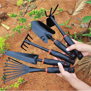 Fabricants de petits mini outils de jardinage à main en fer et métal râteau à <span class=keywords><strong>sable</strong></span> à 5 broches <span class=keywords><strong>avec</strong></span> poignées - Product Image 5