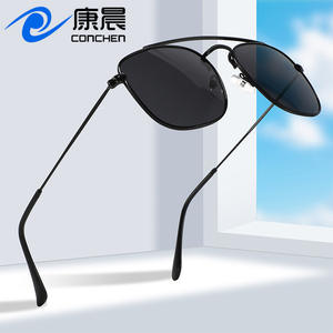 Gafas de sol polarizadas para hombre, montura ovalada de metal, protección UV400 para conducir y actividades al aire libre, lentes TAC negras - Product Image 4