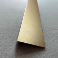 Profilés en aluminium décoratifs, directement de l'usine, avec traitement de surface personnalisé