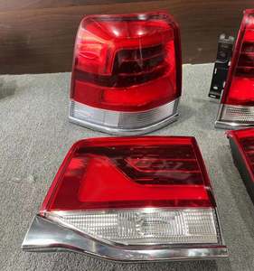 Feu arrière LED Land Cruiser LC200, feu stop, 2008-2015, d'origine du Japon, d'occasion, deuxième main, Land Cruiser LC200 - Product Image 2