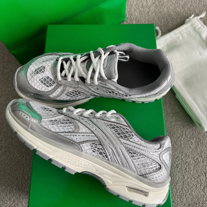 Zapatillas deportivas casuales de diseñador de moda, de malla transpirable de alta calidad, para hombre y mujer, para correr, caminar y uso diario. - Product Image 1