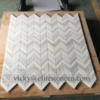 Mosaïque en nacre de coquillage en chevrons pour mur