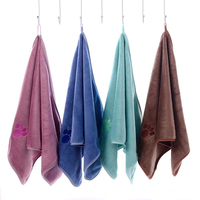 Collection de serviettes de toilettage en microfibre pour animaux de compagnie logo brodé de patte d'animal de compagnie pour petite, moyenne, grande taille serviette de couleur personnalisée