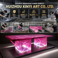 Luxuriöser Transparenter Harz-LED-Esstisch Beleuchtete Kunstmöbel für Hotel Villa Restaurant Gewerbeprojekte