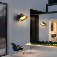 Lampe murale LED extérieure moderne en aluminium et acrylique, étanche IP54, pour jardin et cour, avec un CRI élevé de 90