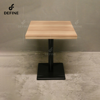 Meubles commerciaux résistants de restaurant d'hôtel en bois de conception carrée compacte à base de métal de durabilité ensembles de table de salle à manger