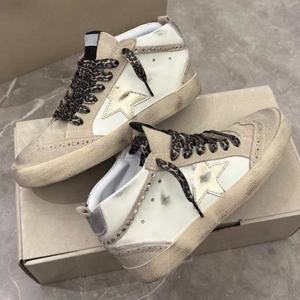 รองเท้าสเก็ตบอร์ดดีไซน์หรูหรา หนังแท้ ทรงเตี้ย ผูกเชือก สไตล์เรโทร ดีไซน์ทำเก่า น้ำหนักเบา กันลื่น ใส่ได้ทุกฤดู - Product Image 1