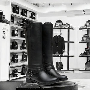 Botas ecuestres personalizables hasta la rodilla para mujer, zapatos de montar de cuero PU con correa de hebilla cruzada, suministro directo de fábrica - Product Image 3