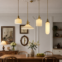 Suspension nordique en céramique côtelée avec douille en laiton et cordon torsadé doré, lampe de plafond en verre pour chevet, salle à manger, bar, loft, vente en gros