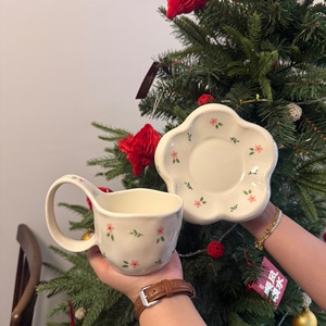 Set Tazza da Caffè e Piattino in Ceramica Stile Coreano Ins, Design Originale Dipinto a Mano, <span class=keywords><strong>Piatto</strong></span> di Grande Valore <span class=keywords><strong>per</strong></span> Dolci e Gioielli - Product Image 4
