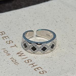 แหวนเงินแท้ S925 ประดับเพชรซิคอน ดีไซน์วินเทจ ชุบทองคำขาว ดีไซน์เรียบง่าย ทันสมัย แหวนปรับขนาดได้ 18K - Product Image 5