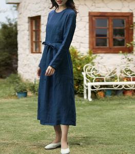 Robe longue décontractée d'été en lin coupe droite à col en V et manches courtes, éco-responsable, avec ceinture – Vente en gros Fabricant - Product Image 3