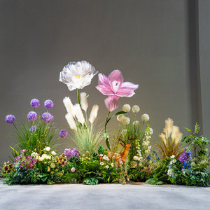 Pila de Flores Artificiales Terminadas al por Mayor para Decoración de Fondo de Escenario de Boda, Suministro para Proyectos Comerciales, Disponible en Grandes Cantidades - Product Image 2