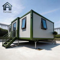 Maison conteneur extensible en acier galvanisé double 20ft 30ft 40ft avec design intérieur personnalisable et alimentation solaire