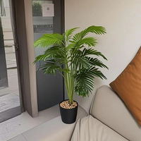 Feuille verte Palmier artificiel décoratif d'intérieur en plastique Décoration de chambre d'hôtel Plantes vertes uniques et élégantes