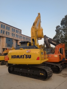 Nueva llegada, excavadora usada japonesa Komatsu Pc210lc de buen rendimiento en oferta. - Product Image 2