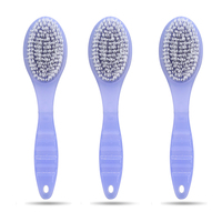 Brosse exfoliante professionnelle 2-en-1 en pierre ponce pour les pieds avec manche en plastique incurvé personnalisé, éliminateur de peaux mortes et brosse de nettoyage pour les pieds