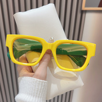Lunettes de soleil carrées rétro simples UV400 à monture complète pour adultes et unisexe, protection extérieure tendance 5703
