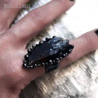 Bague Statement Steampunk Noire en Cristal Morion RM44174, Bague Vampière à Perles Massives, Bijou Gothique Sorcière pour Halloween, Unisexe